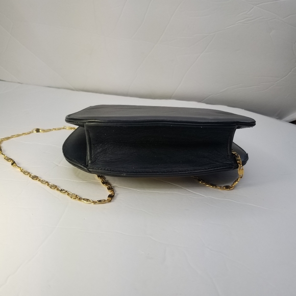 VINTAGE BLACK LEATHER WITH GOLD TONE CROCODILE ACCENT SHOULDER BAG - Picture 6 of 9